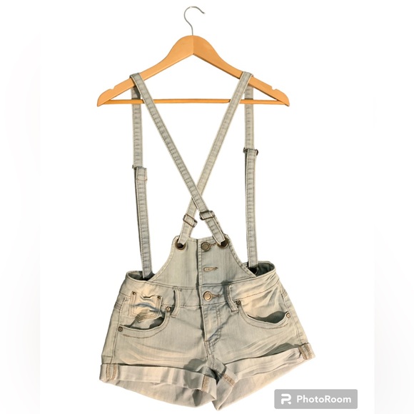 Hot Kiss Denim - Hot Kiss - Light Wash Demin - Low Cut Overalls
